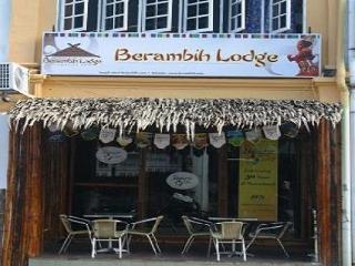 Berambih Lodge Κουτσίνγκ Εξωτερικό φωτογραφία